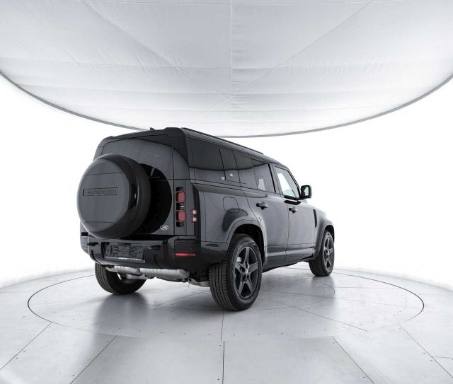 LAND ROVER Defender usata 1