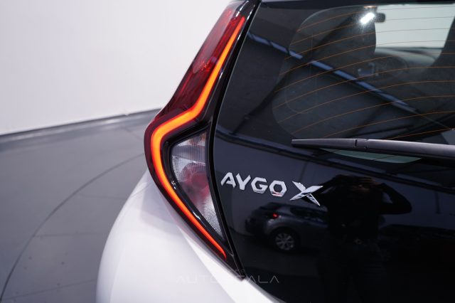 TOYOTA Aygo X usata 28