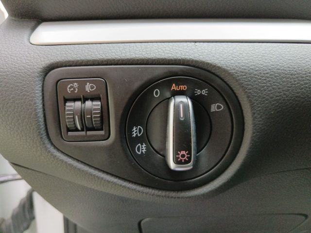 VOLKSWAGEN Sharan usata, con Autoradio