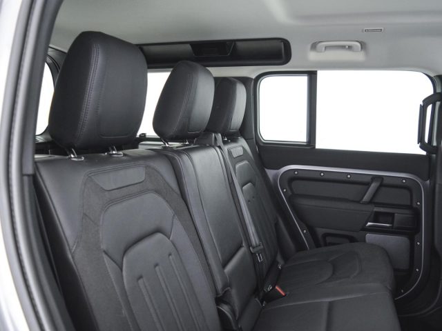 LAND ROVER Defender usata 4