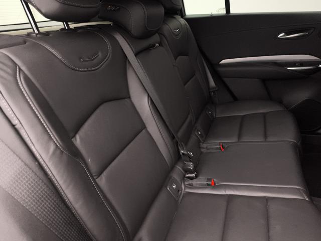 CADILLAC XT4 usata, con Sedile posteriore sdoppiato