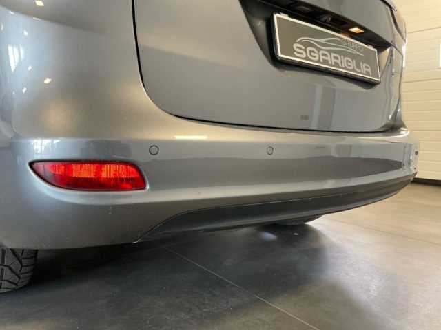 OPEL Zafira usata, con Luci diurne LED