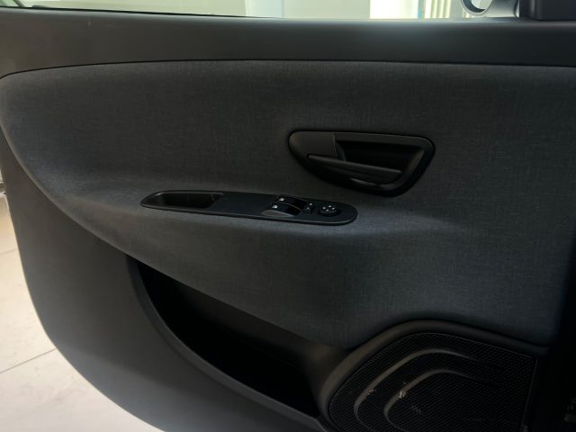 LANCIA Ypsilon usata, con Fendinebbia