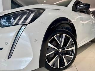 PEUGEOT 208 usata, con Airbag laterali