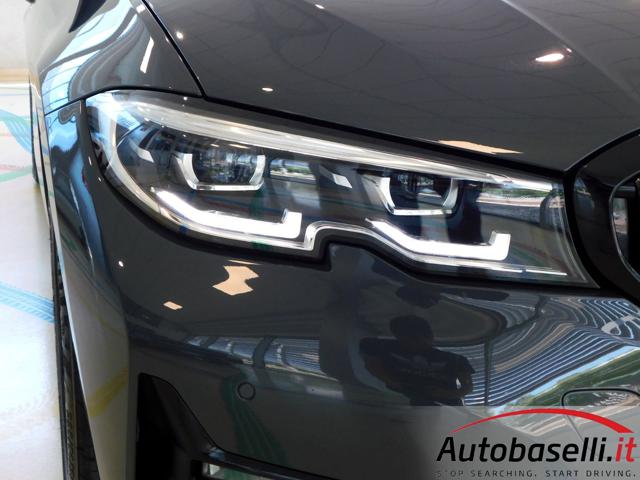 BMW 318 usata, con Fari LED