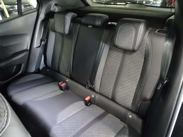 PEUGEOT 2008 usata, con Volante in pelle