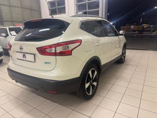 NISSAN Qashqai usata, con Autoradio