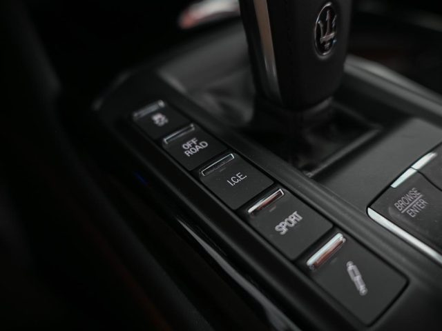 MASERATI Levante usata, con Volante multifunzione