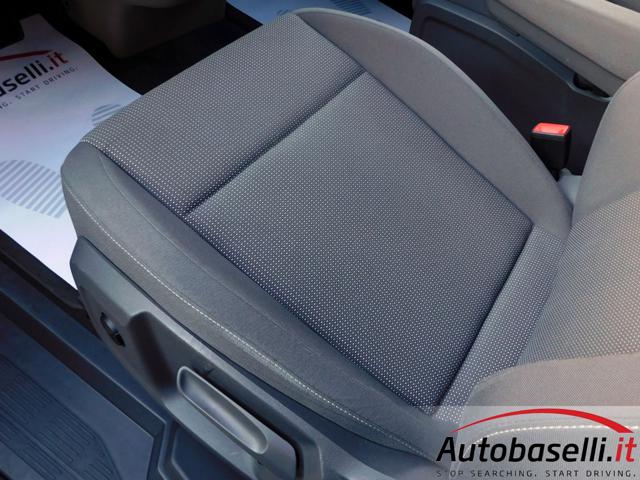 VOLKSWAGEN Multivan usata, con 360° camera