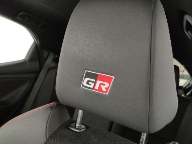 TOYOTA Yaris usata, con USB