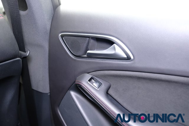 MERCEDES-BENZ CLA 220 usata, con Telecamera per parcheggio assistito