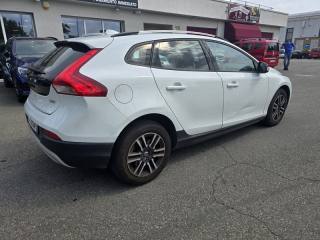 VOLVO V40 Cross Country usata, con Airbag