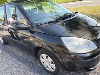 RENAULT Grand Scenic usata, con Chiusura centralizzata
