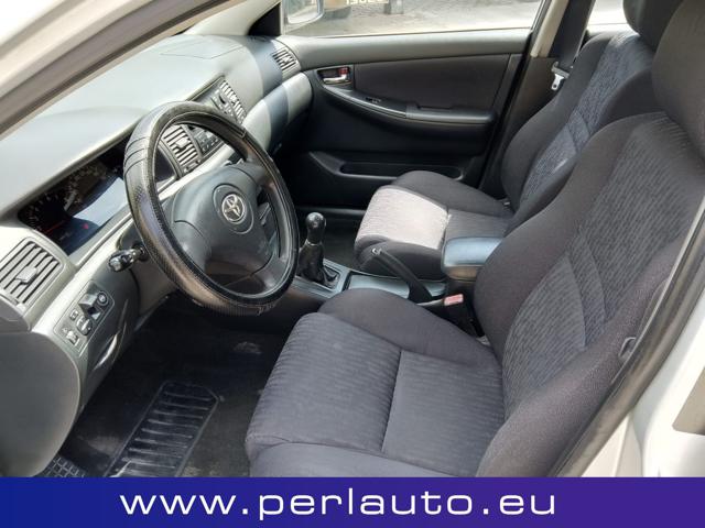 TOYOTA Corolla usata, con Autoradio