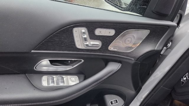 MERCEDES-BENZ GLE 300 usata, con Regolazione elettrica sedili