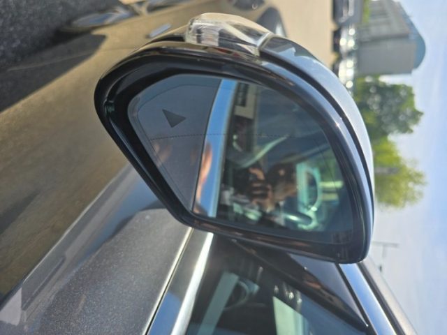 MERCEDES-BENZ E 300 usata, con Chiusura centralizzata