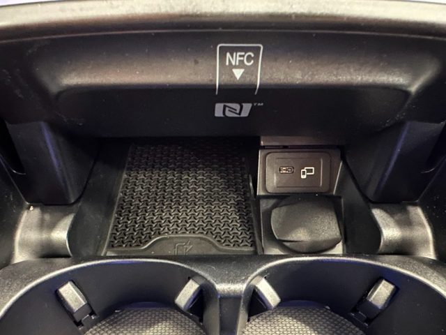 MERCEDES-BENZ E 300 usata, con Bluetooth