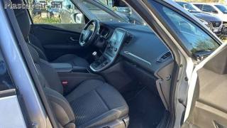 RENAULT Grand Scenic usata, con Autoradio