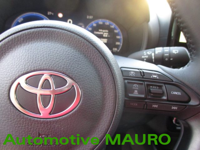TOYOTA Yaris usata, con Specchietti laterali elettrici