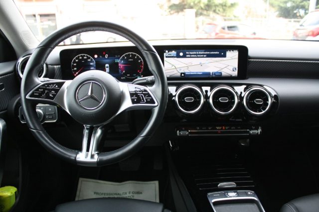 MERCEDES-BENZ A 180 usata, con Sistema di navigazione
