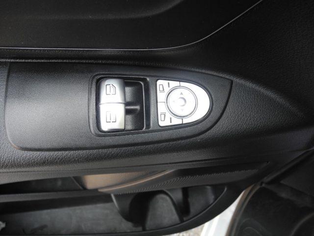 MERCEDES-BENZ Vito usata, con Luce d