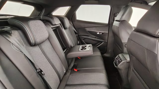 PEUGEOT 3008 usata, con Telecamera per parcheggio assistito
