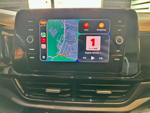 VOLKSWAGEN T-Roc usata, con USB