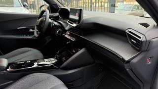 PEUGEOT 2008 usata, con Sistema di navigazione