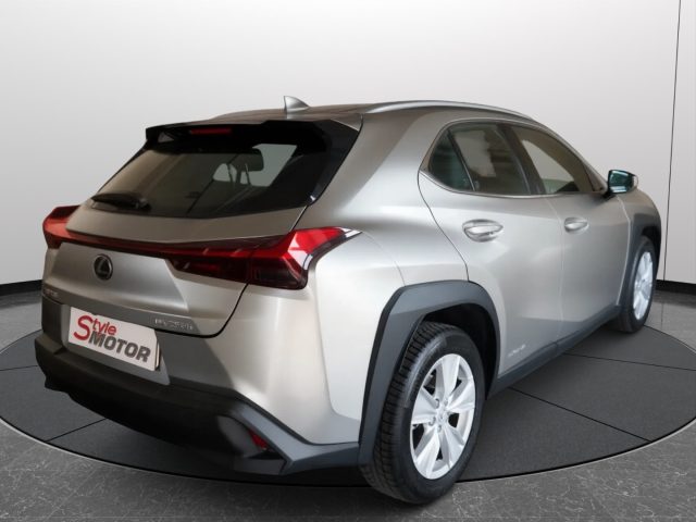 LEXUS UX 250h usata, con Servosterzo