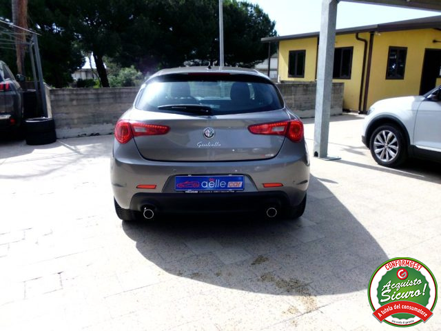 ALFA ROMEO Giulietta usata, con Autoradio