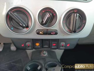 VOLKSWAGEN New Beetle usata 16