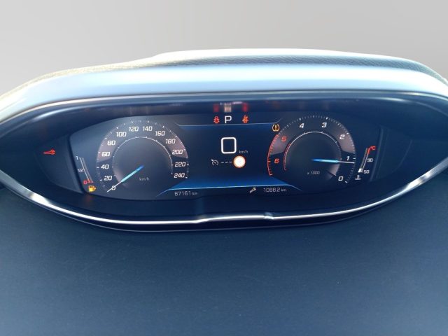 PEUGEOT 3008 usata, con Fari LED
