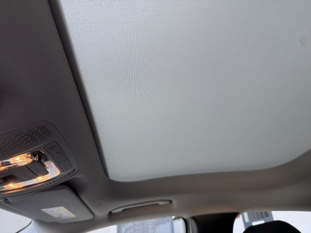 MERCEDES-BENZ GLA 180 usata, con Telecamera per parcheggio assistito