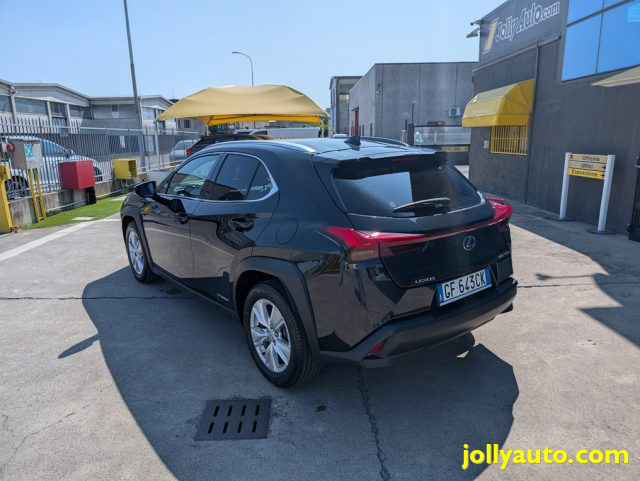 LEXUS UX 250h usata, con Fari LED