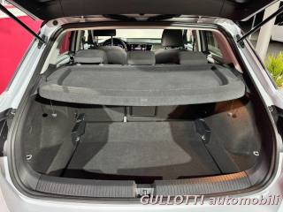 VOLKSWAGEN T-Roc usata, con USB