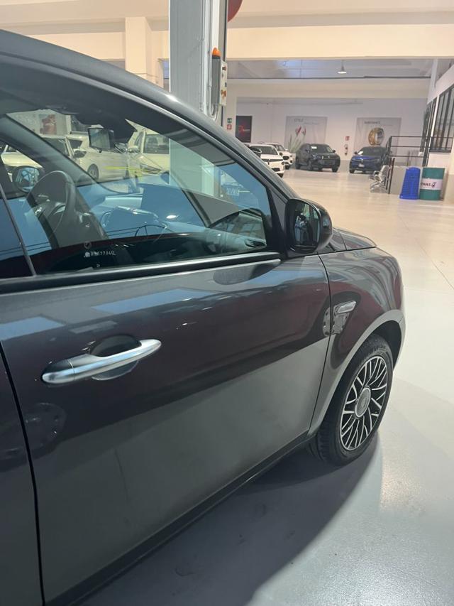 LANCIA Ypsilon usata, con ESP
