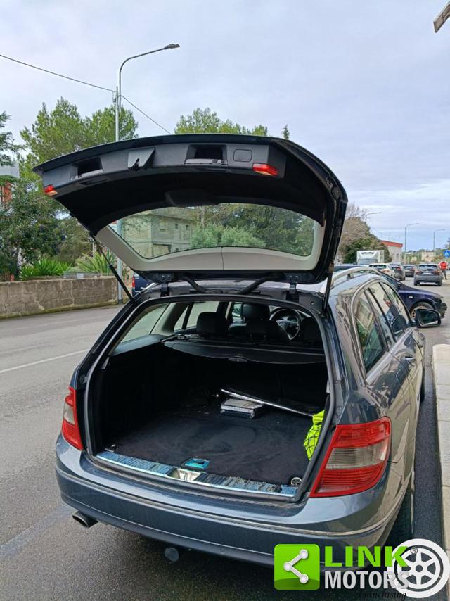 MERCEDES-BENZ C 220 usata, con Sedile posteriore sdoppiato