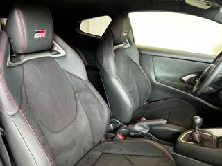 TOYOTA Yaris usata, con Bracciolo