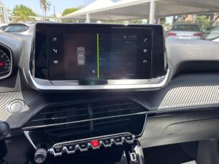 PEUGEOT 2008 usata, con Touch screen