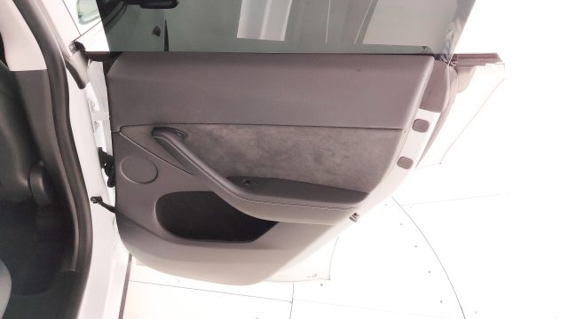 TESLA Model Y usata, con Riconoscimento dei segnali stradali