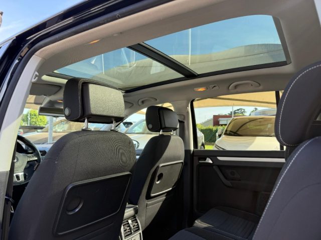 VOLKSWAGEN Touran usata, con ESP