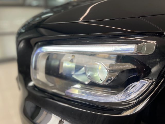 MERCEDES-BENZ GLB 200 usata, con Fari LED