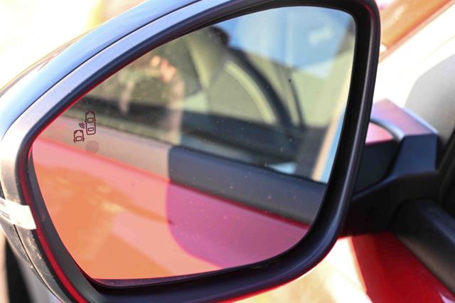 JEEP Avenger usata, con USB