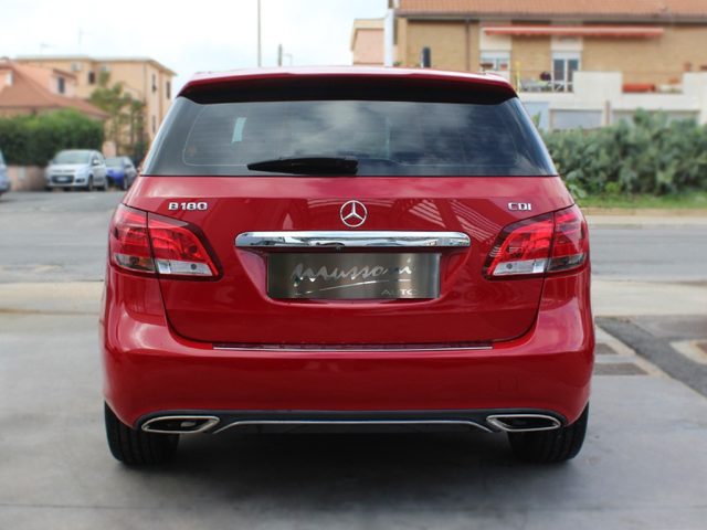 MERCEDES-BENZ B 180 usata, con Alzacristalli elettrici