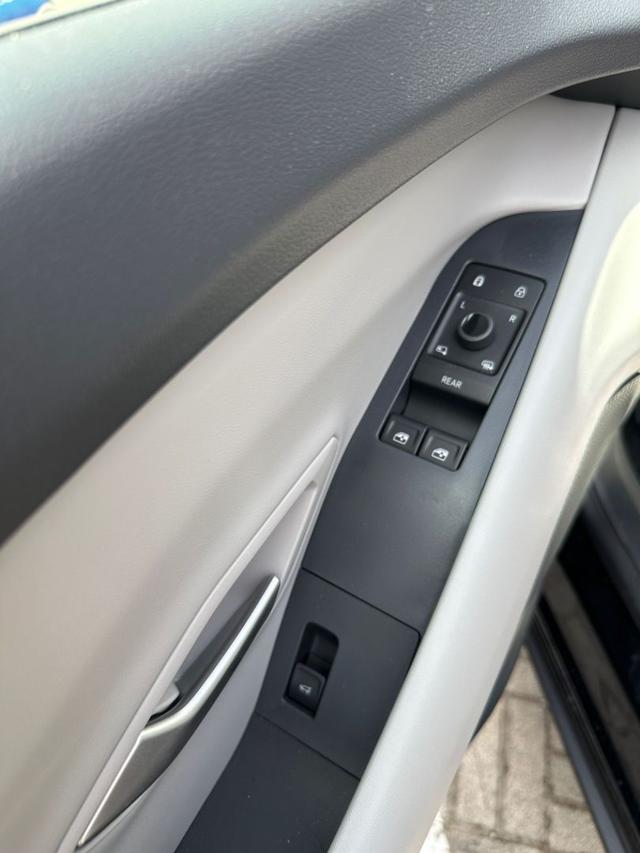 FORD Explorer usata, con Alzacristalli elettrici