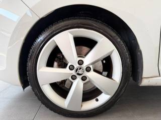 SKODA Rapid usata, con Sensori di parcheggio posteriori