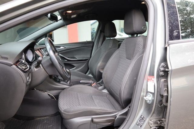 OPEL Astra usata, con Limitatore di velocità