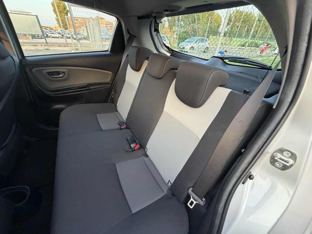 TOYOTA Yaris usata 18