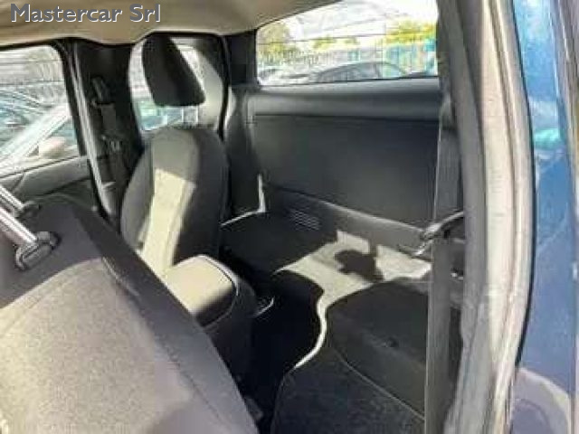 NISSAN Navara usata, con Airbag testa