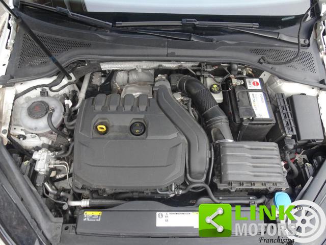 VOLKSWAGEN Golf usata, con Hill holder